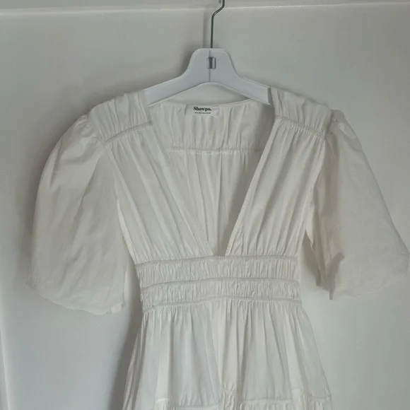 Showpo White V-Neck Puff Sleeve Maxi Dress Size 4 - Picture 3 of 15